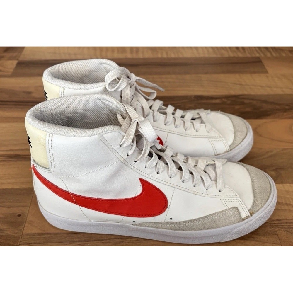 Nike Blazer Mid '77  White & Picante Red Orange Size Youth 6.5Y/ Womens 8 Retro